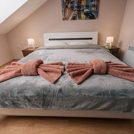 アパート Veli Hills