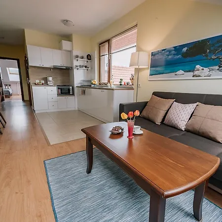 アパート Veli Hills ヴェリングラード